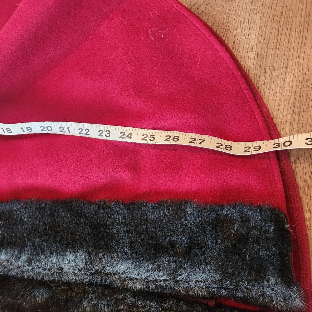 Pretencii Red Hooded Cape Fully Lined Three Button Closure Size L  NWT - Picture 5 of 7
